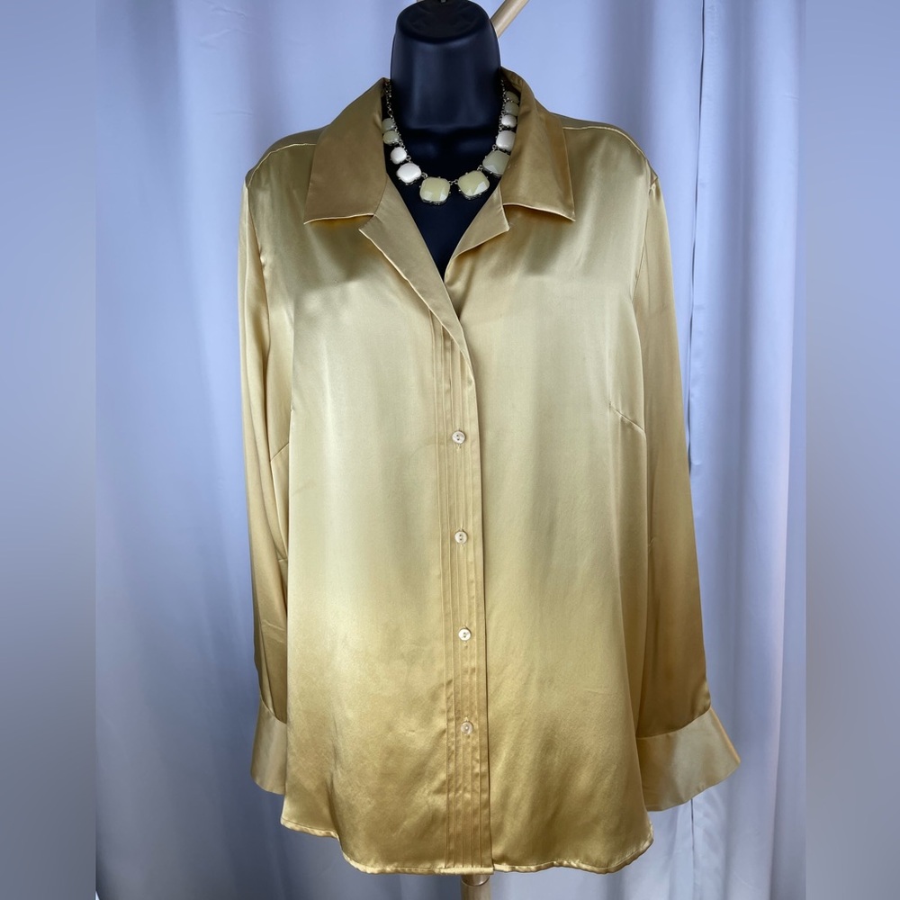 Jacklyn Smith Gold Washable Silk Long Sleeve Button Down Shirttail Hem Blouse